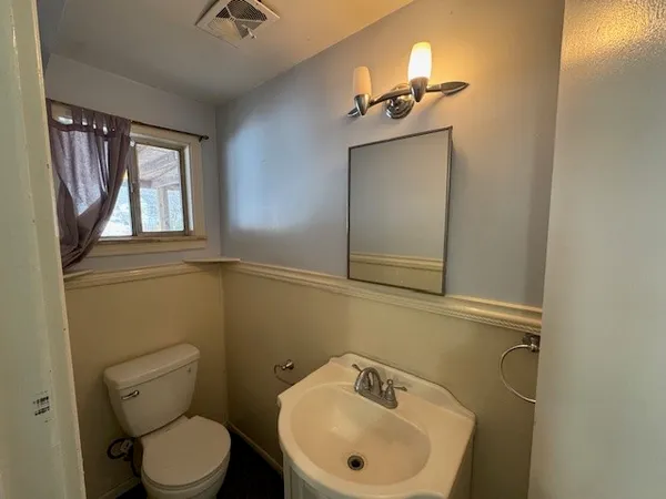 $2,200 | 812 Dickinson Drive, Vestal, NY 13850