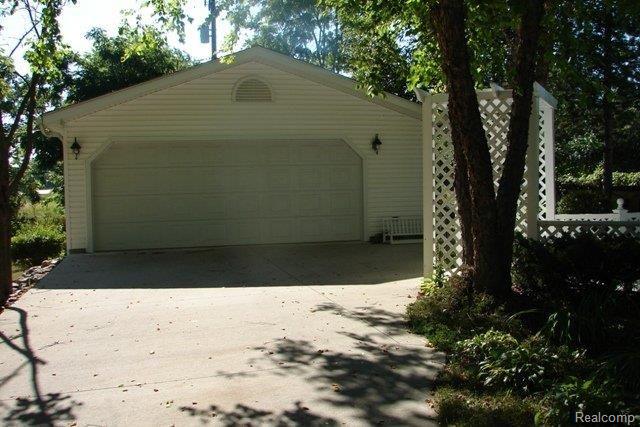 3858 North Mill Road Dryden, MI 48428 - Photo 19 of 21 Garage with Cement Drive.jpg