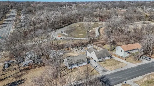 $254,500 | 8446 Oak Street, Kansas City, MO 64114