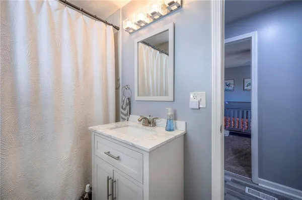 $254,500 | 8446 Oak Street, Kansas City, MO 64114