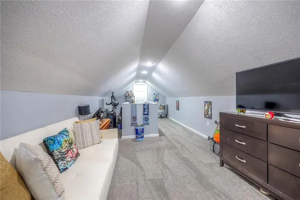 $254,500 | 8446 Oak Street, Kansas City, MO 64114