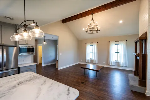 $749,900 | 1252 County Road 388, Hallettsville, TX 77964