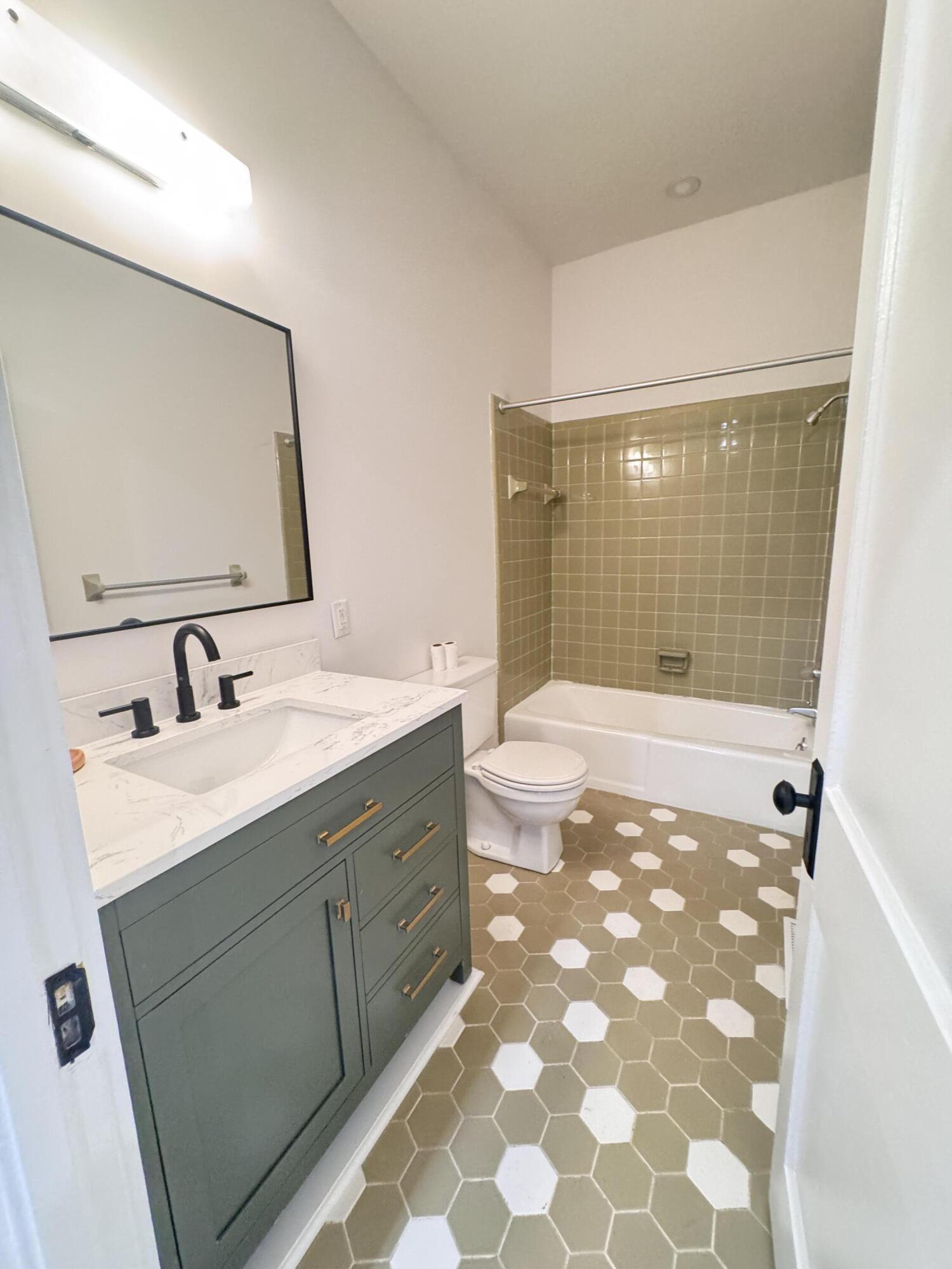 800 Hampton Street Walterboro, SC 29488 - Photo 77 of 136 800 Hampton Street (91)