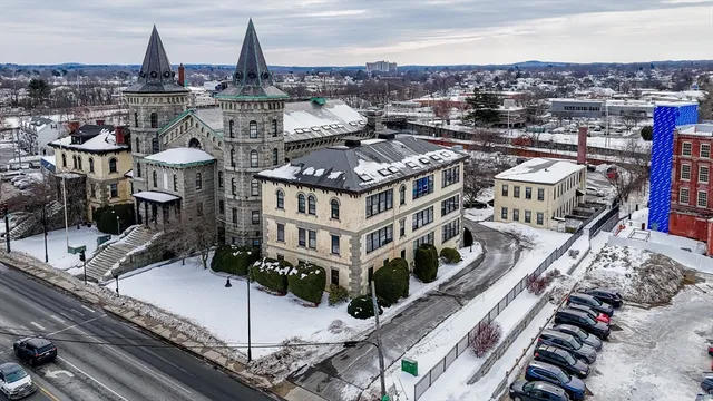 $349,999 | 201 Thorndike Street, Unit 501, Lowell, MA 01852