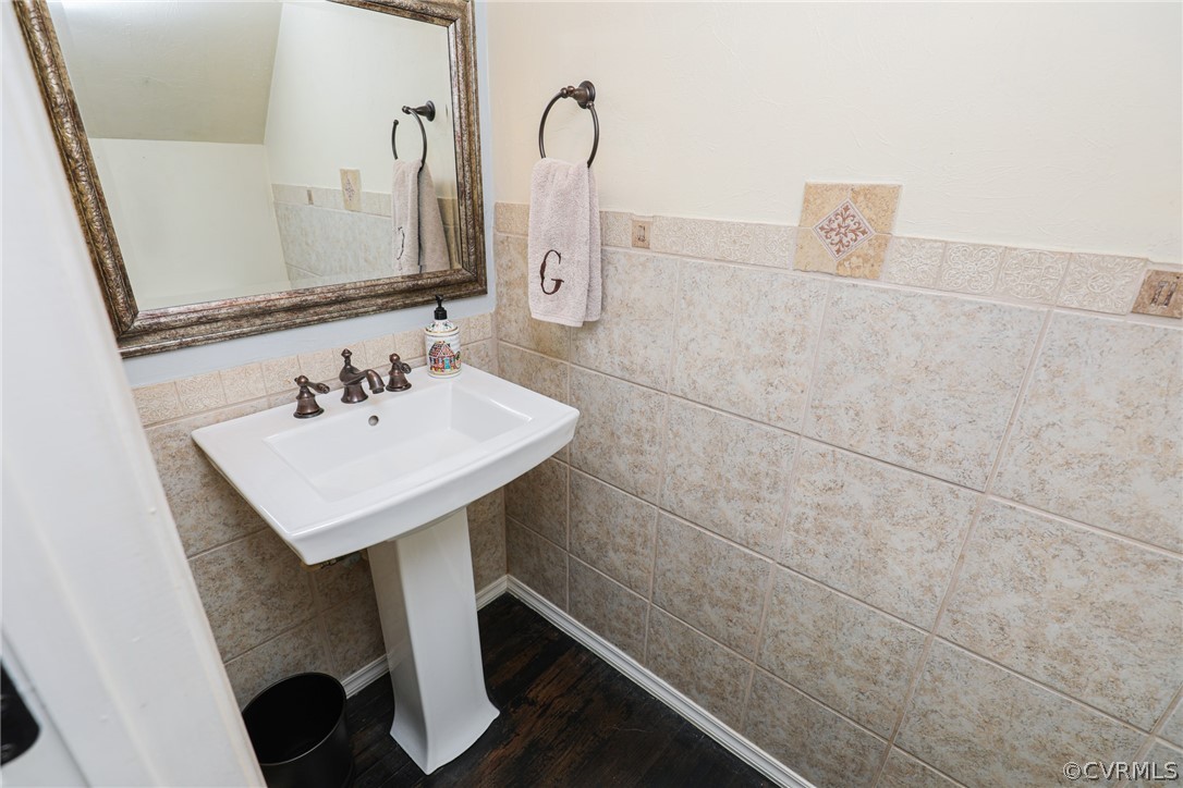14025 Sagebrook Road Midlothian, VA 23112 - Photo 21 of 49 a bathroom with a sink and a mirror