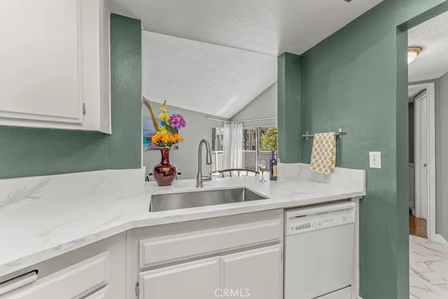 $555,000 | 628 Daisy Avenue, Unit 420, Long Beach, CA 90802