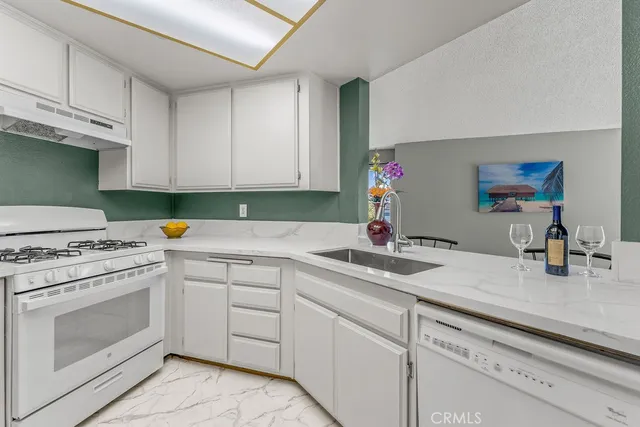 $555,000 | 628 Daisy Avenue, Unit 420, Long Beach, CA 90802