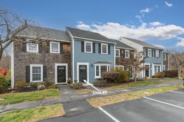 $3,500 | 1275 Maplewood Avenue, Unit 7, Portsmouth, NH 03801