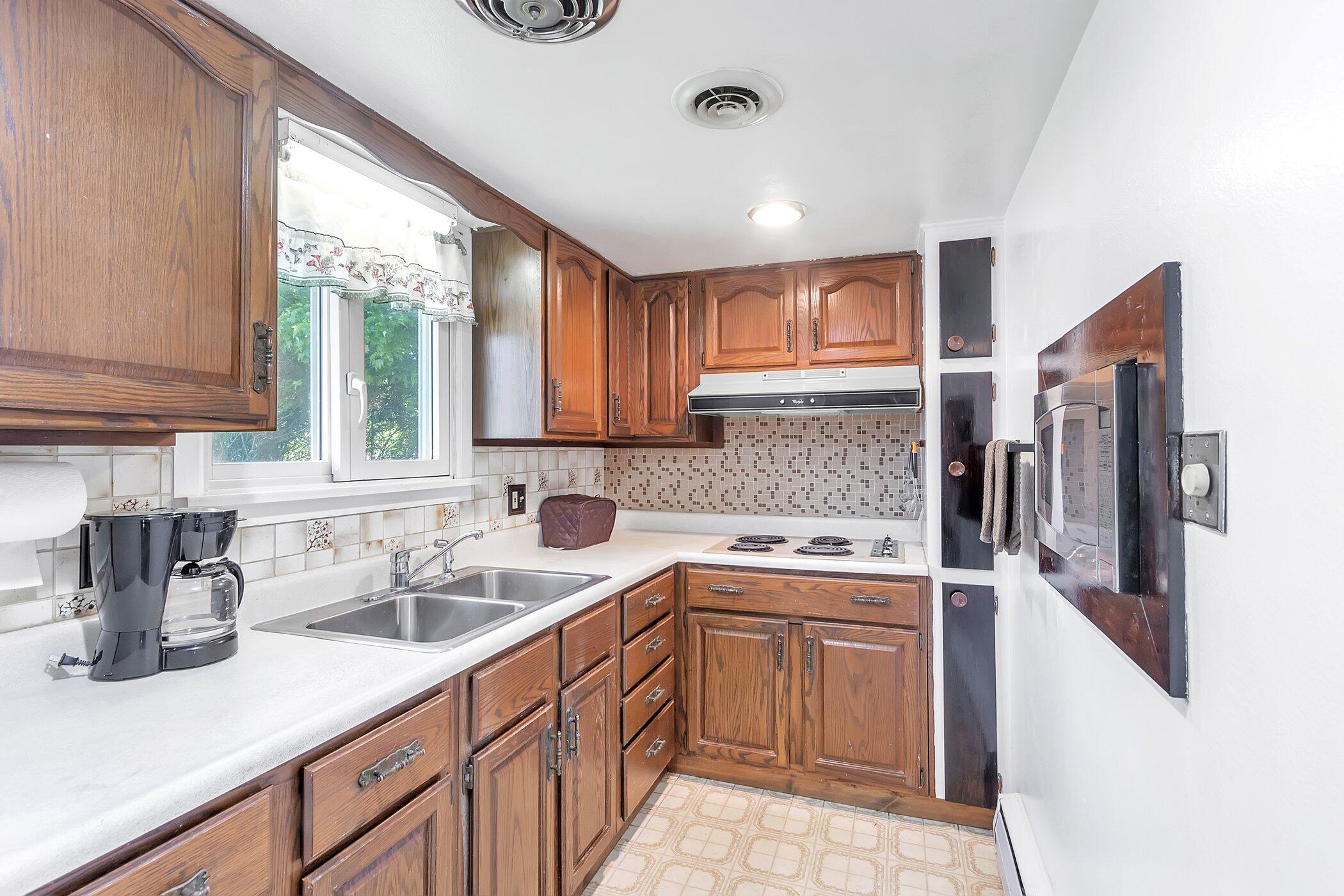 18967 Three Oaks Road Three Oaks, MI 49128 - Photo 7 of 36 kitchen