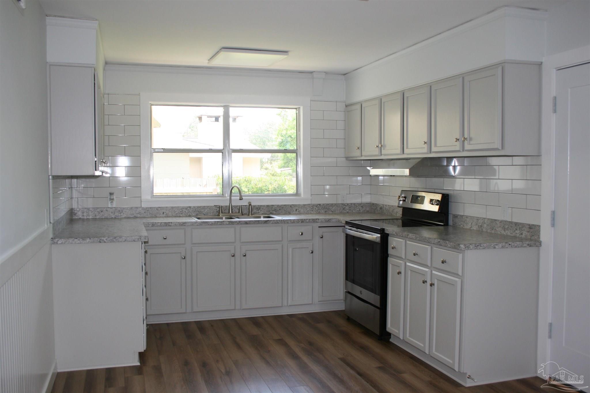 3371 Wellington Road Pensacola, FL 32504 - Photo 7 of 17 Gallery Image 7