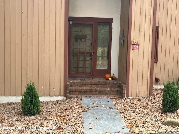 $355,000 | 23 Townhouse Lane, Unit D 1, Windham, NY 12439