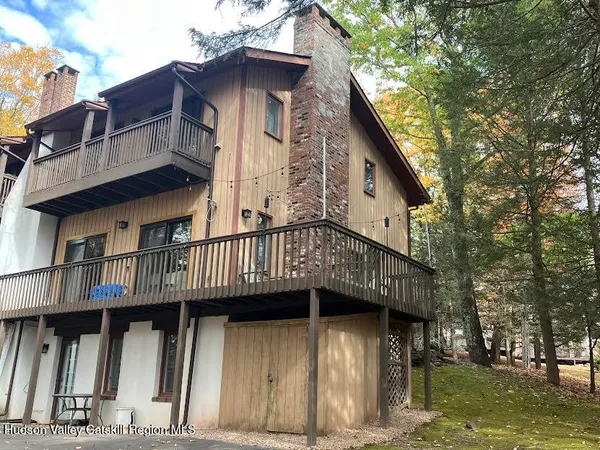 $355,000 | 23 Townhouse Lane, Unit D 1, Windham, NY 12439
