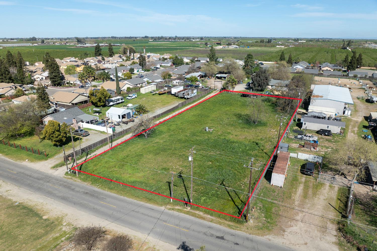 16834 Letteau Avenue Delhi, CA 95315 - Photo 5 of 9 a view of a city