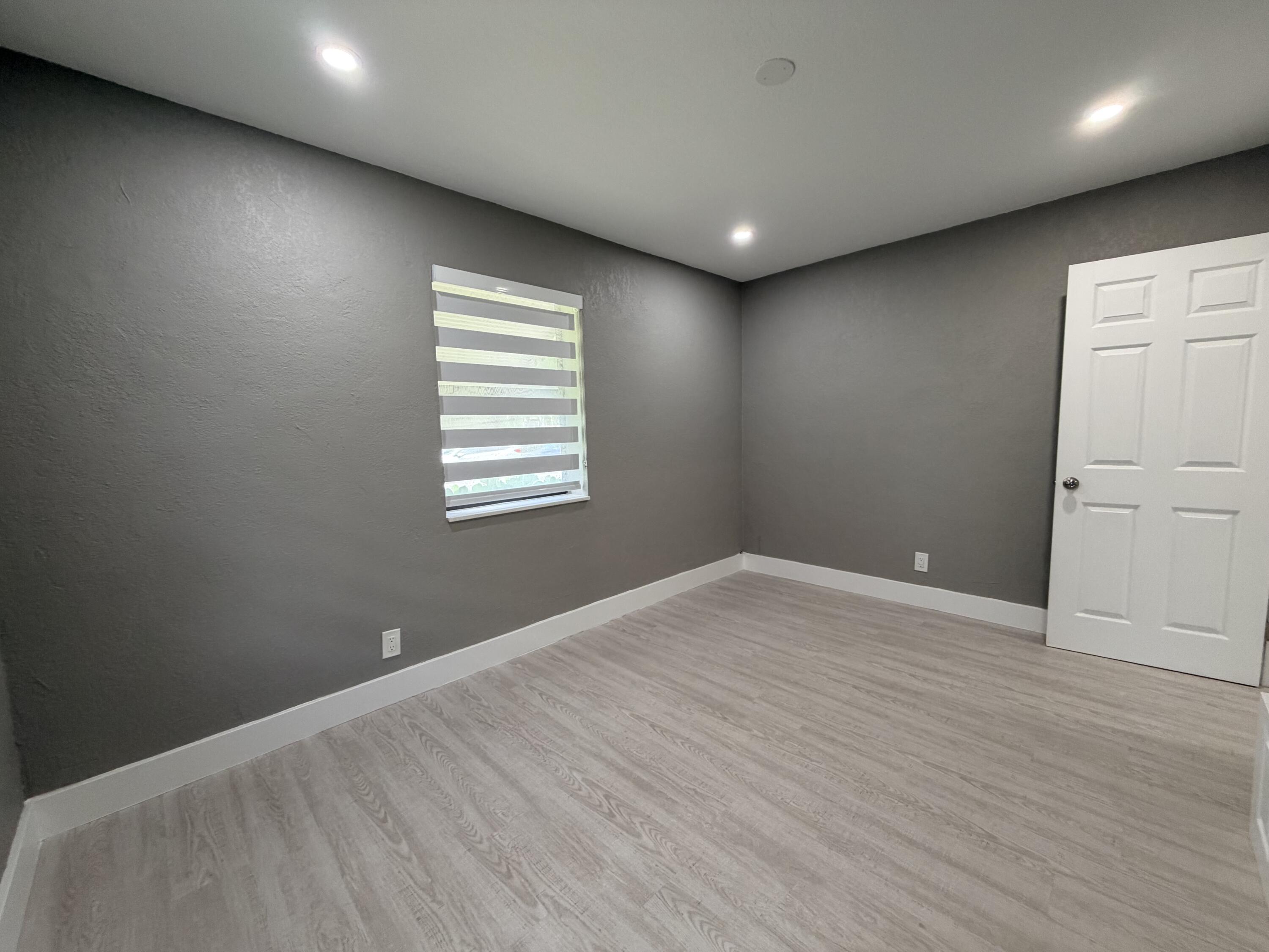 827 Franklin Road West Palm Beach, FL 33405 - Photo 5 of 19 IMG_1605