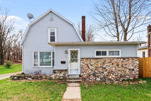 $850 | 607 Mechanic Street, Three Rivers, MI 49093