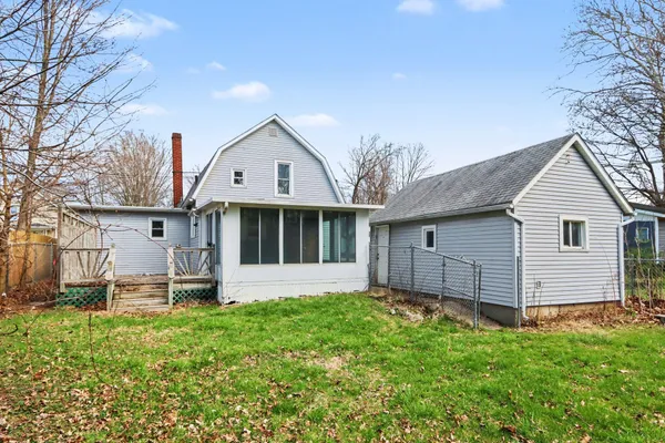 $850 | 607 Mechanic Street, Three Rivers, MI 49093