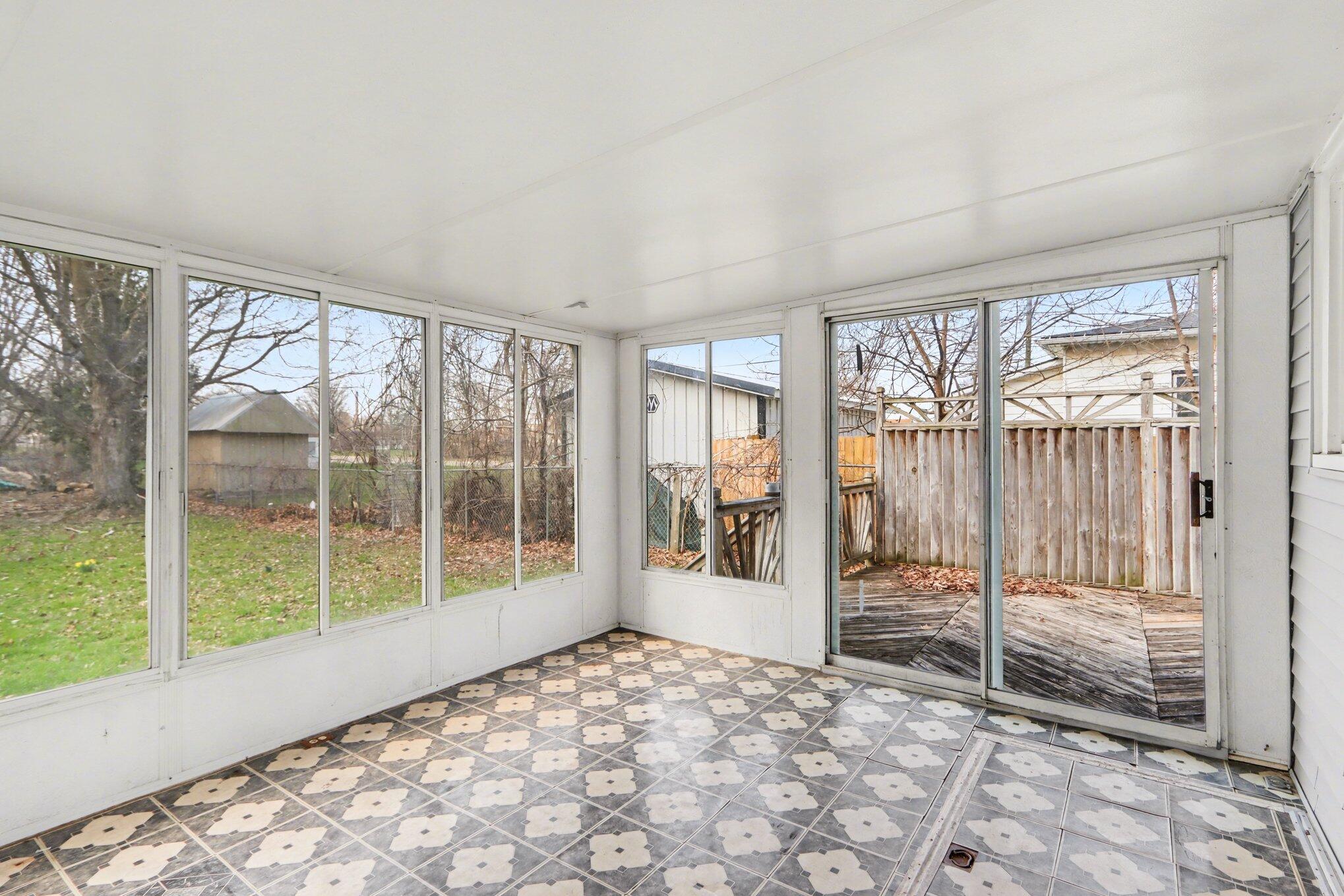 607 Mechanic Street Three Rivers, MI 49093 - Photo 3 of 20 003_file_7356