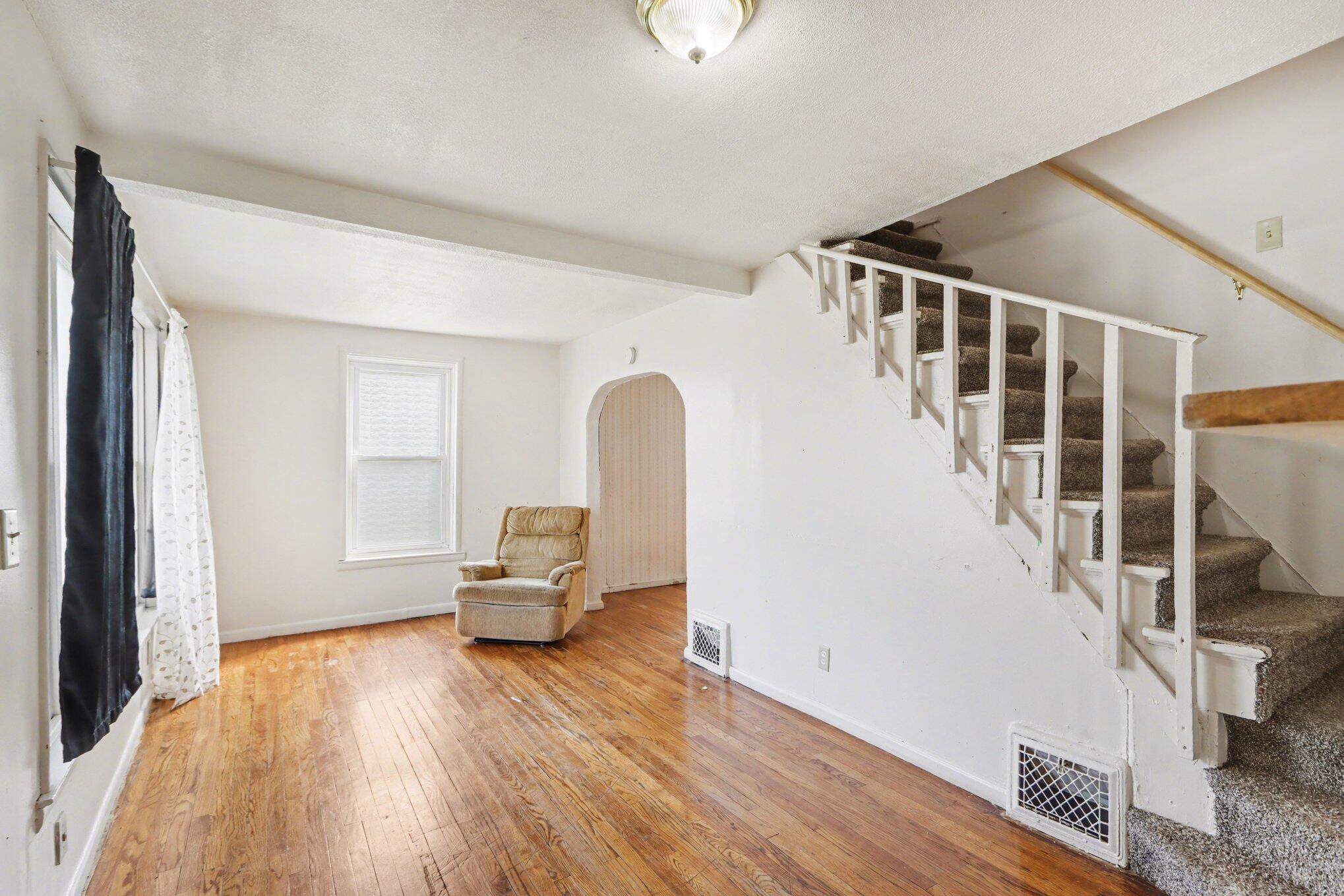 607 Mechanic Street Three Rivers, MI 49093 - Photo 5 of 20 005_file_5908