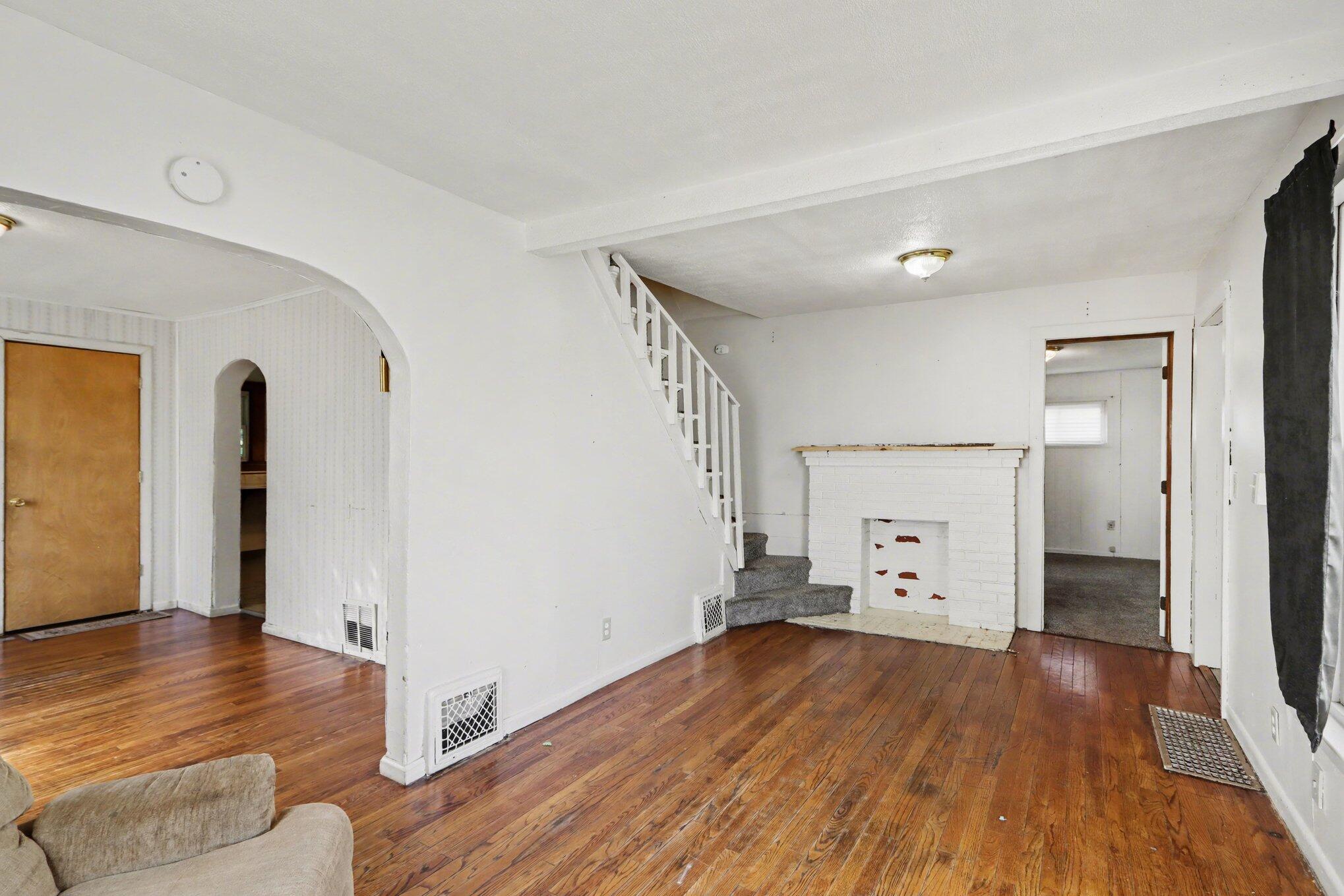 607 Mechanic Street Three Rivers, MI 49093 - Photo 6 of 20 006_file_7665