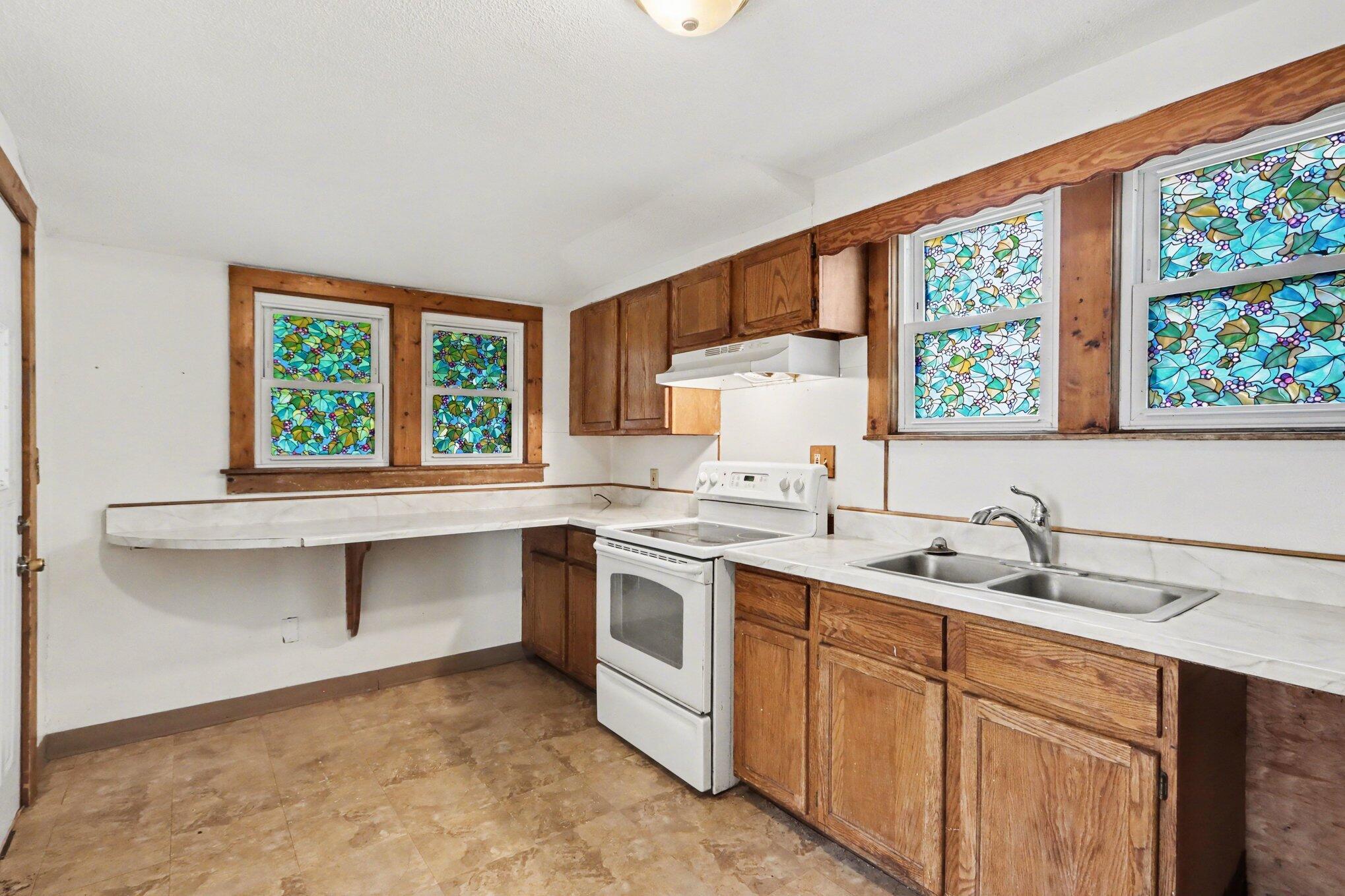 607 Mechanic Street Three Rivers, MI 49093 - Photo 8 of 20 008_file_5052