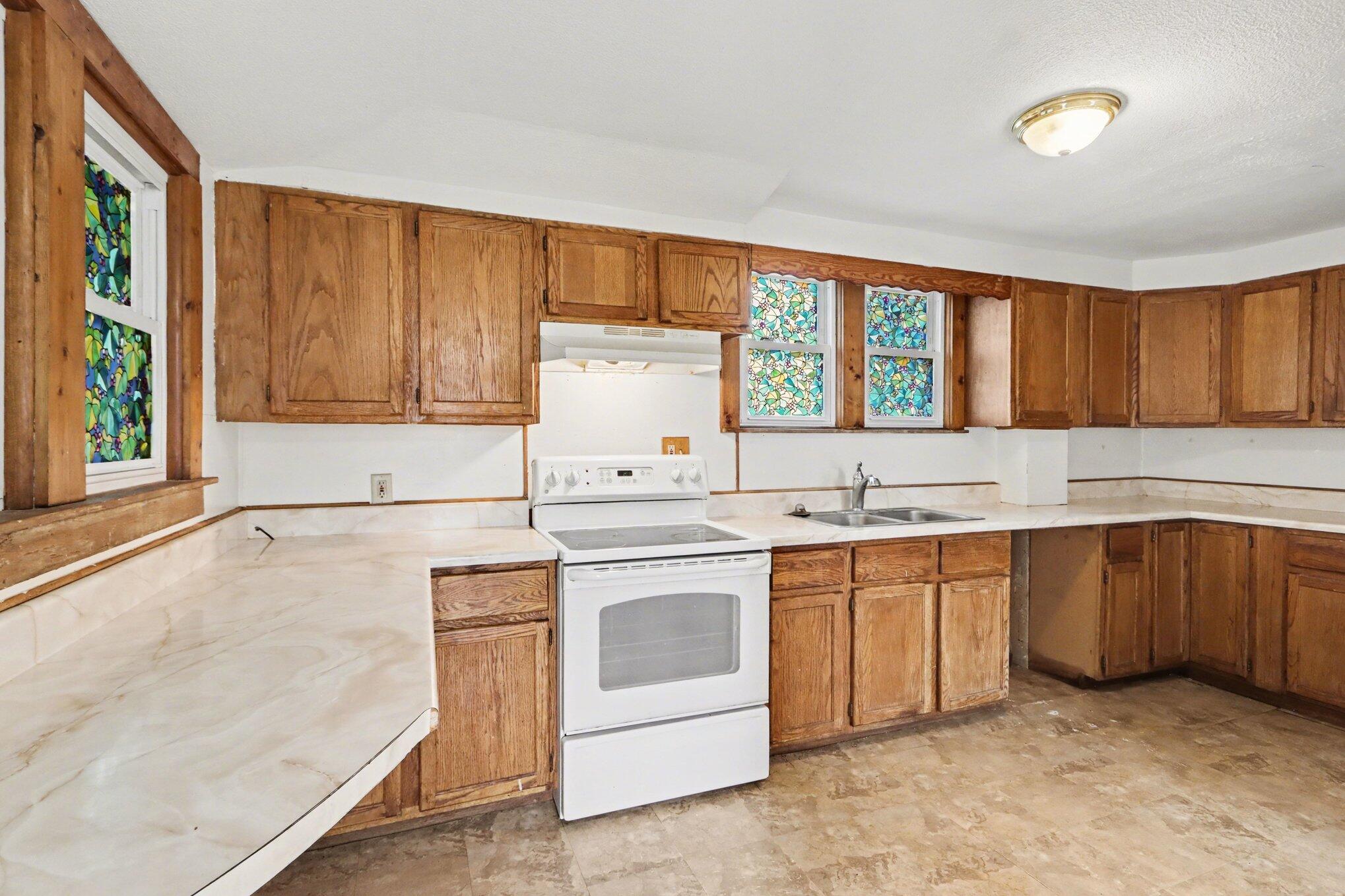 607 Mechanic Street Three Rivers, MI 49093 - Photo 9 of 20 009_file_3963