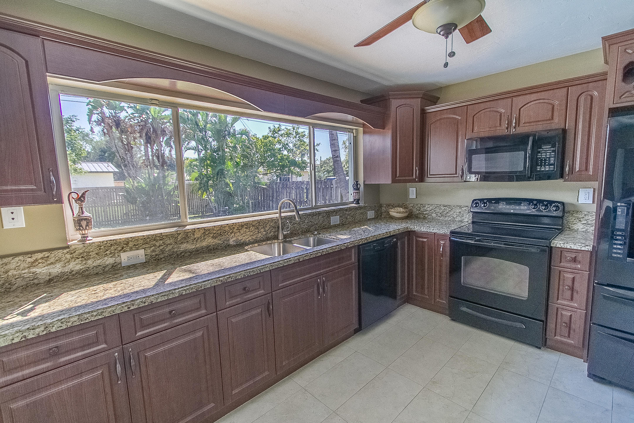 116 Northwest 8th Street Boca Raton, FL 33432 - Photo 7 of 23 Rental-