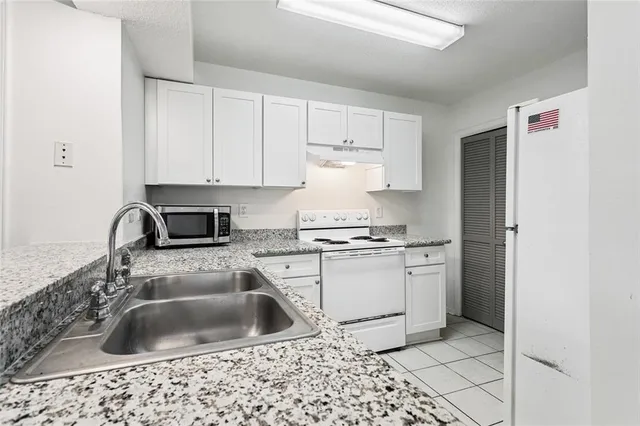 $165,000 | 716 Heavens Drive, Unit 9, Mandeville, LA 70471