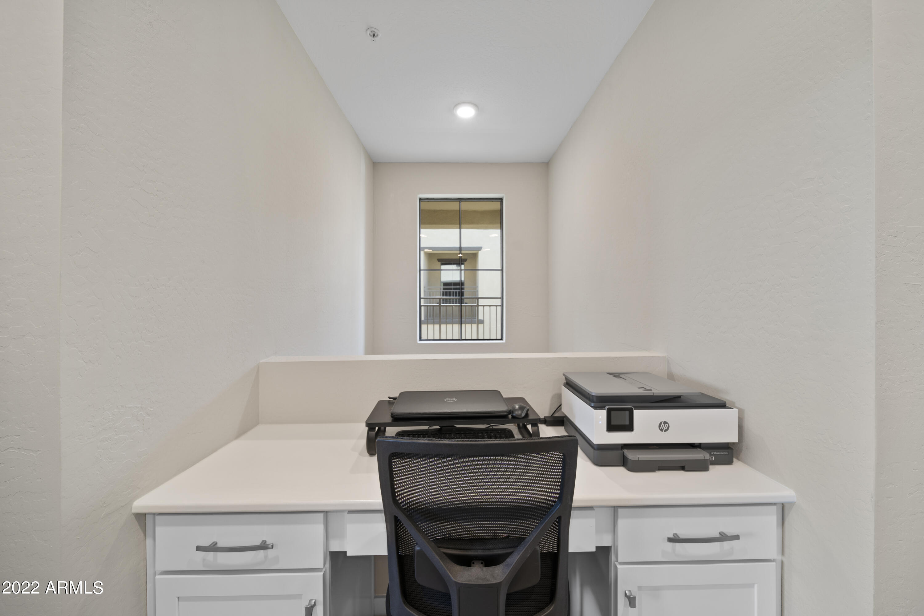 3900 East Baseline Road, Unit 147 Phoenix, AZ 85042 - Photo 25 of 35 Convenient work space
