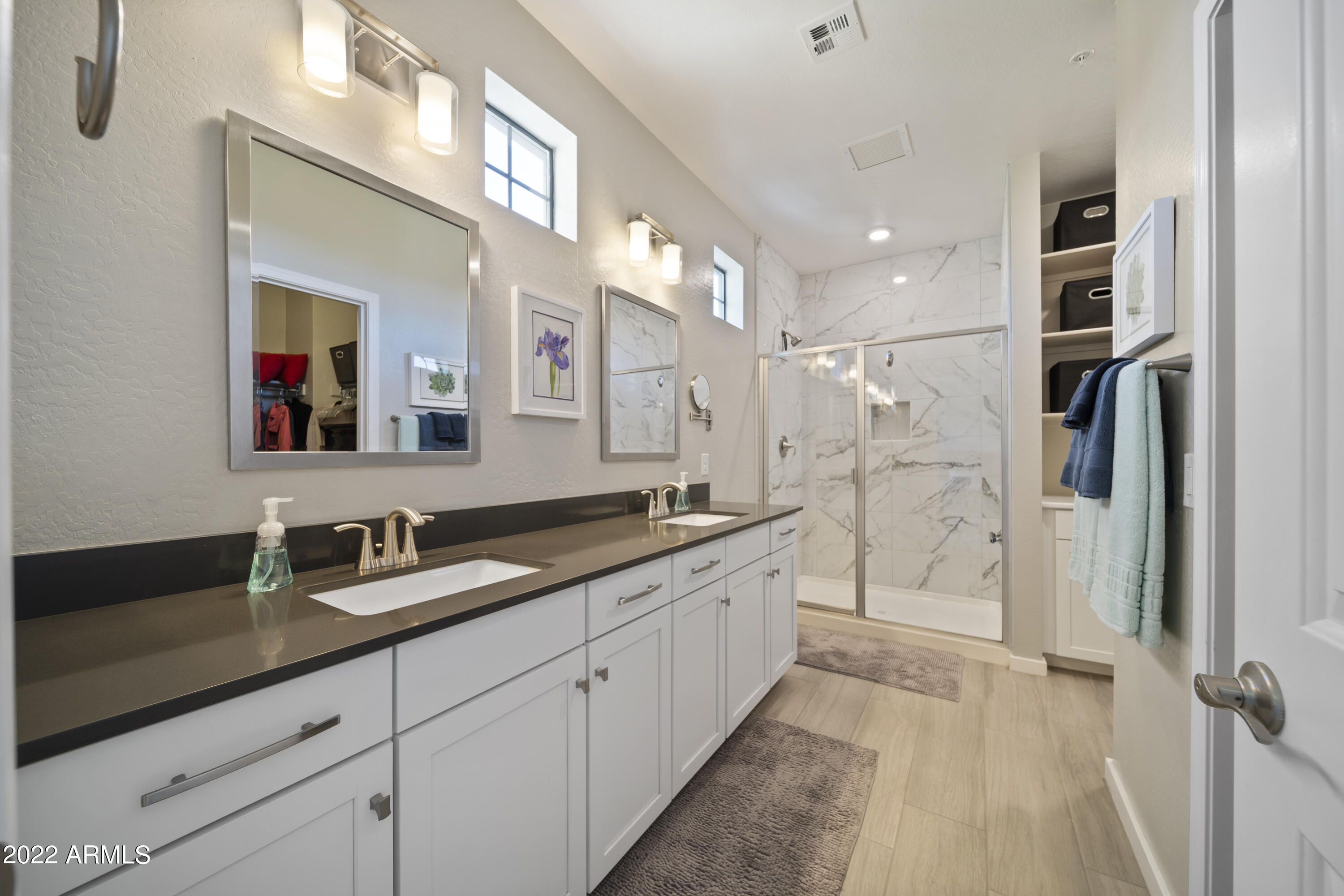 3900 East Baseline Road, Unit 147 Phoenix, AZ 85042 - Photo 4 of 35 en suite with dual sinks