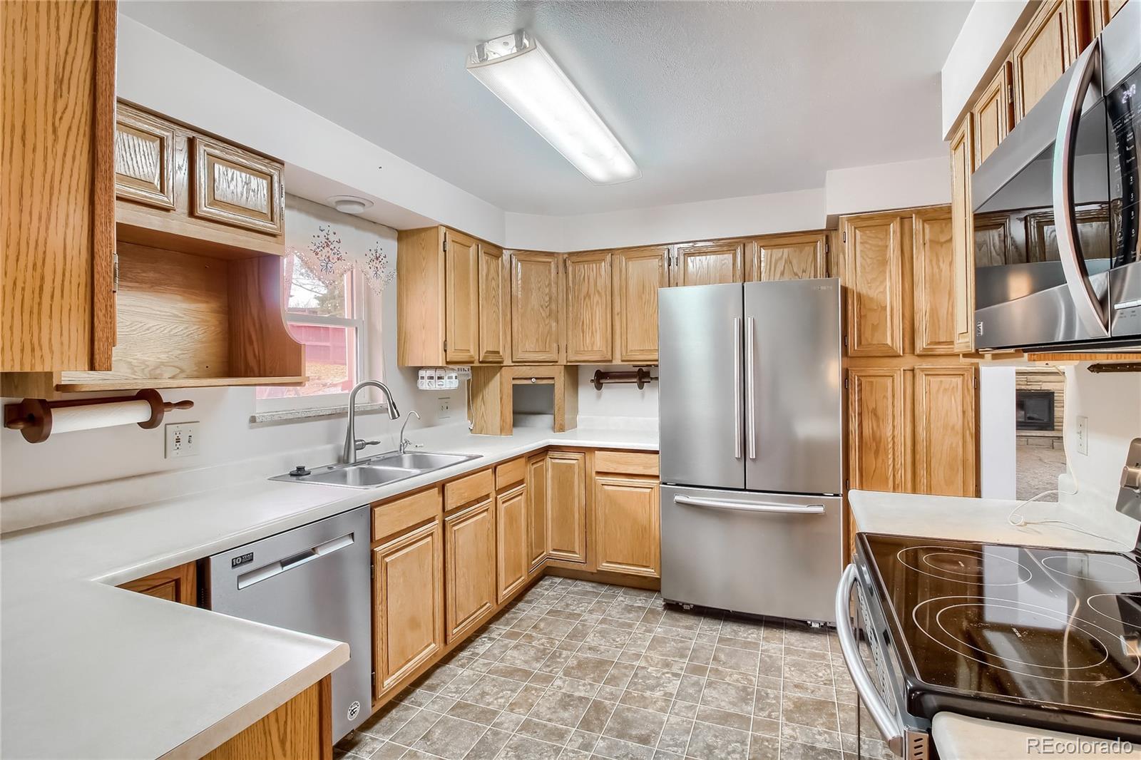 765 Deframe Street Golden, CO 80401 - Photo 5 of 32 Gallery Image 5