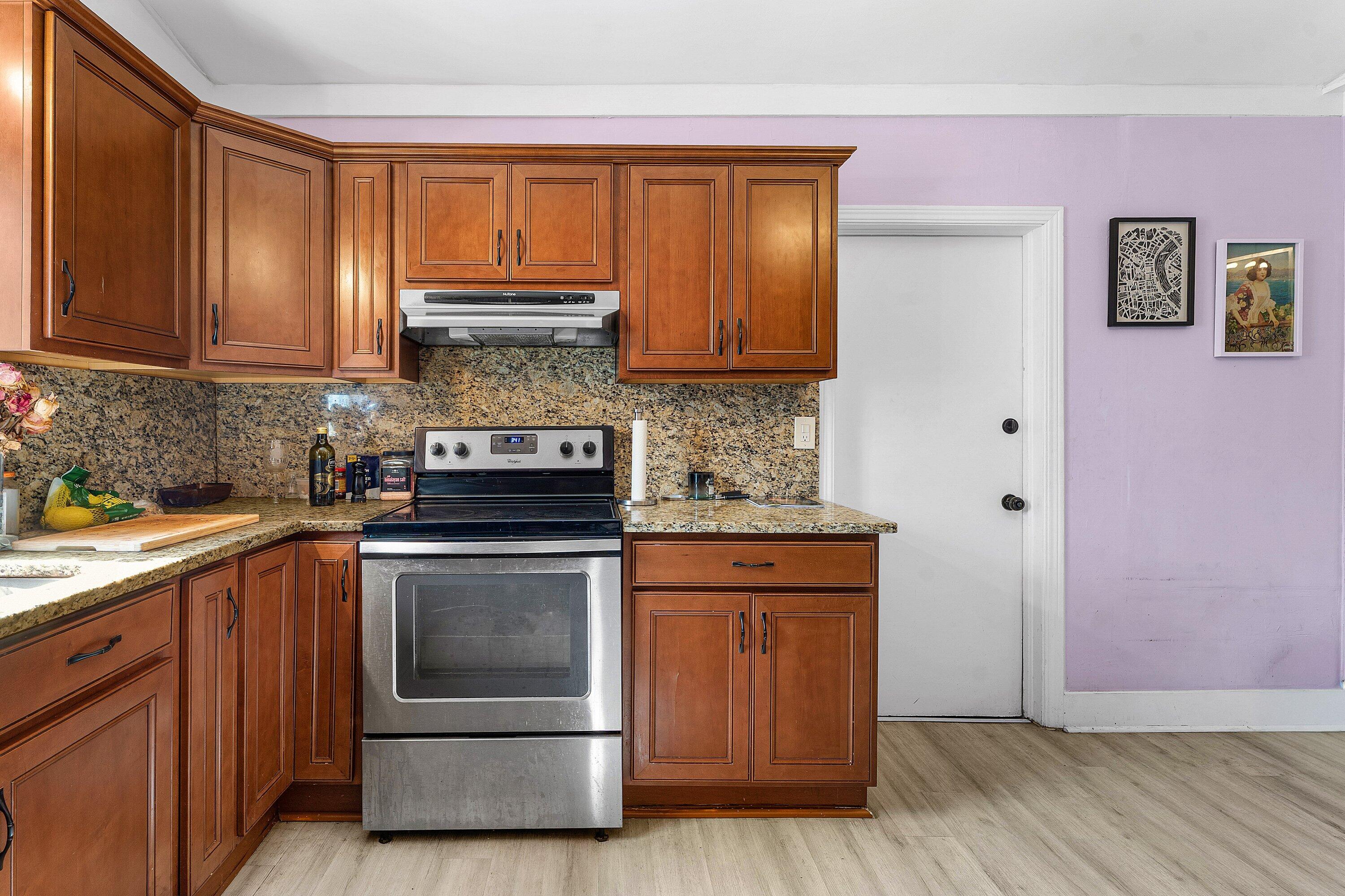 110 Wilson Road West Palm Beach, FL 33406 - Photo 10 of 26 011-110WilsonRoad-WestPalmBeach-FL-33406