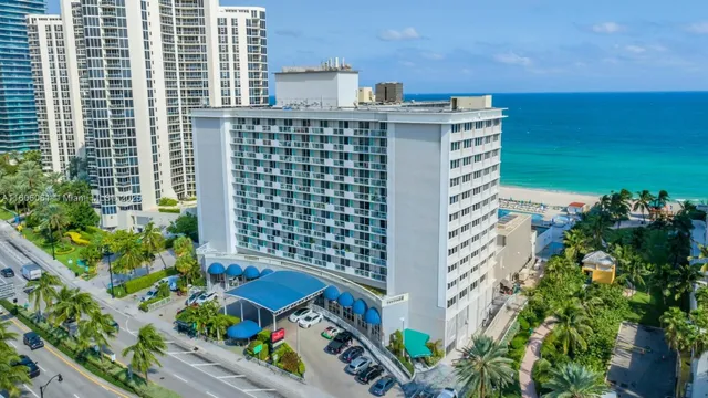 $1,950 | 19201 Collins Avenue, Unit 104, Sunny Isles Beach, FL 33160