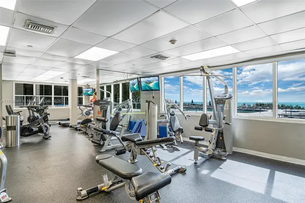 $1,950 | 19201 Collins Avenue, Unit 104, Sunny Isles Beach, FL 33160