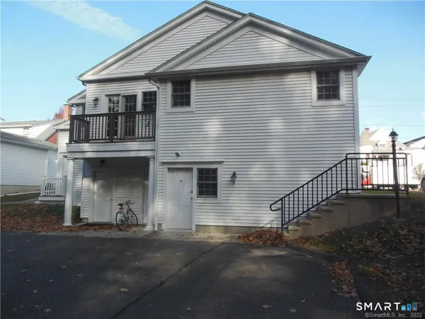 $1,750 | 152 Greenwood Avenue, Unit 3, Bethel, CT 06801