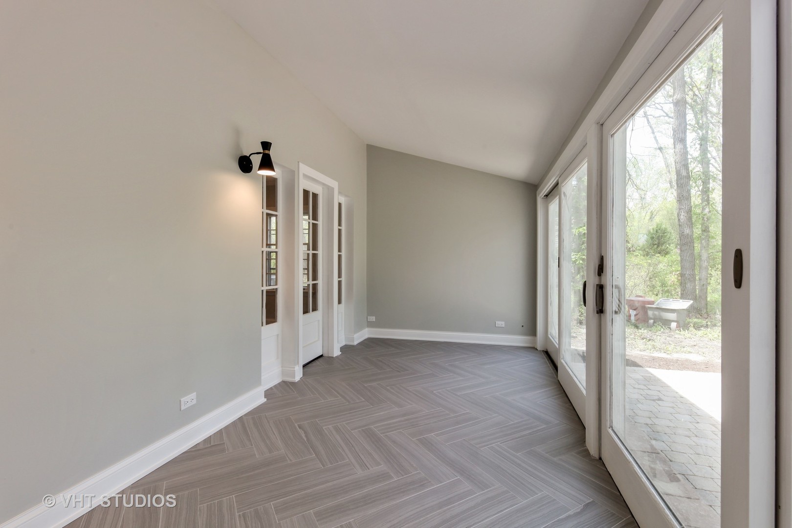 1729 Berkeley Road Highland Park, IL 60035 - Photo 12 of 25 a view of an empty room with a window