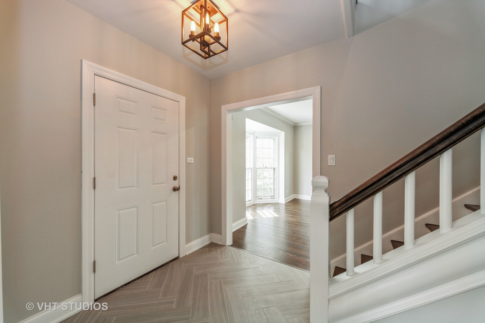 1729 Berkeley Road Highland Park, IL 60035 - Photo 3 of 25 a view of an entryway with a window