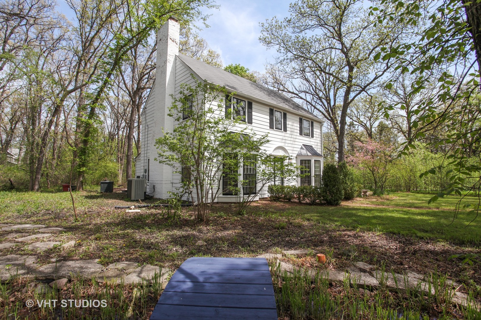 1729 Berkeley Road Highland Park, IL 60035 - Photo 25 of 25 a front view of a house with a yard
