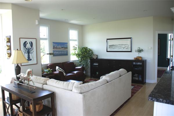 46 Hillside Road Westport, MA 02790 - Photo 3 of 15 Gallery Image 3