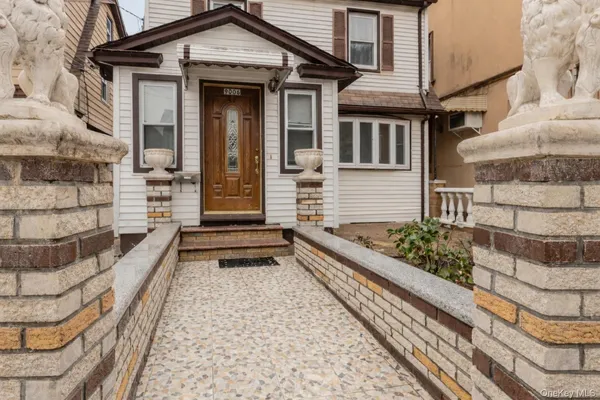 $899,000 | 90-06 107th Avenue | Liberty Heights Ward