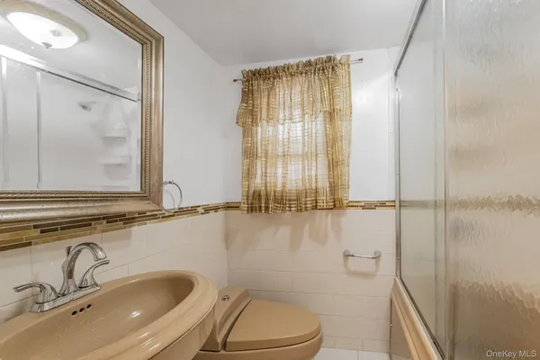 $899,000 | 90-06 107th Avenue | Liberty Heights Ward