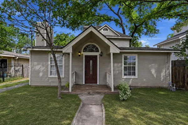 $1,995 | 915 Vargas Road, Austin, TX 78741