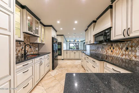 $1,995,000 | 2000 Manzanita Lane, Reno, NV 89509