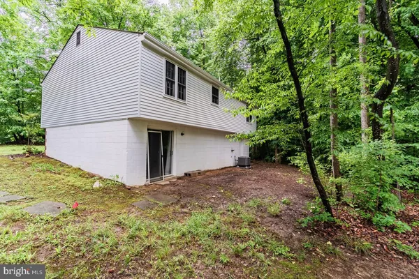 $2,950 | 5146 Bradfield Drive, Annandale, VA 22003