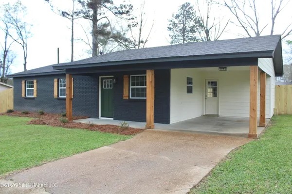 $184,900 | 1304 1st Avenue Northeast, Magee, MS 39111
