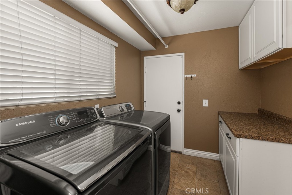 7233 Bel Air Street Corona, CA 92881 - Photo 34 of 39 a view of a livingroom with furniture