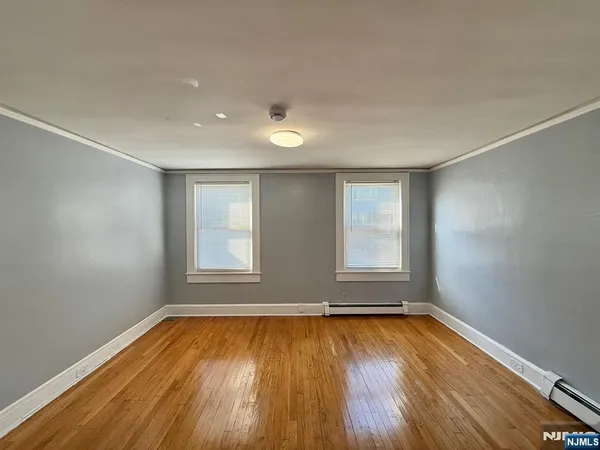 $2,200 | 122 Cross Street, Unit 1, Harrison, NJ 07029