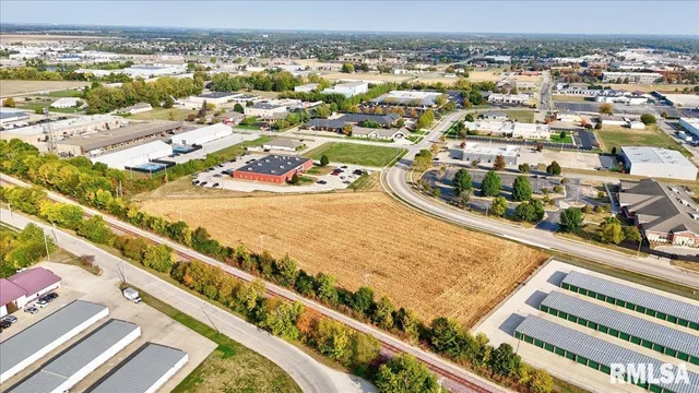 $818,120 | 3104 Constitution Drive, Springfield, IL 62704