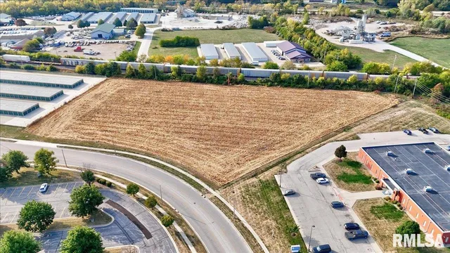 $818,120 | 3104 Constitution Drive, Springfield, IL 62704