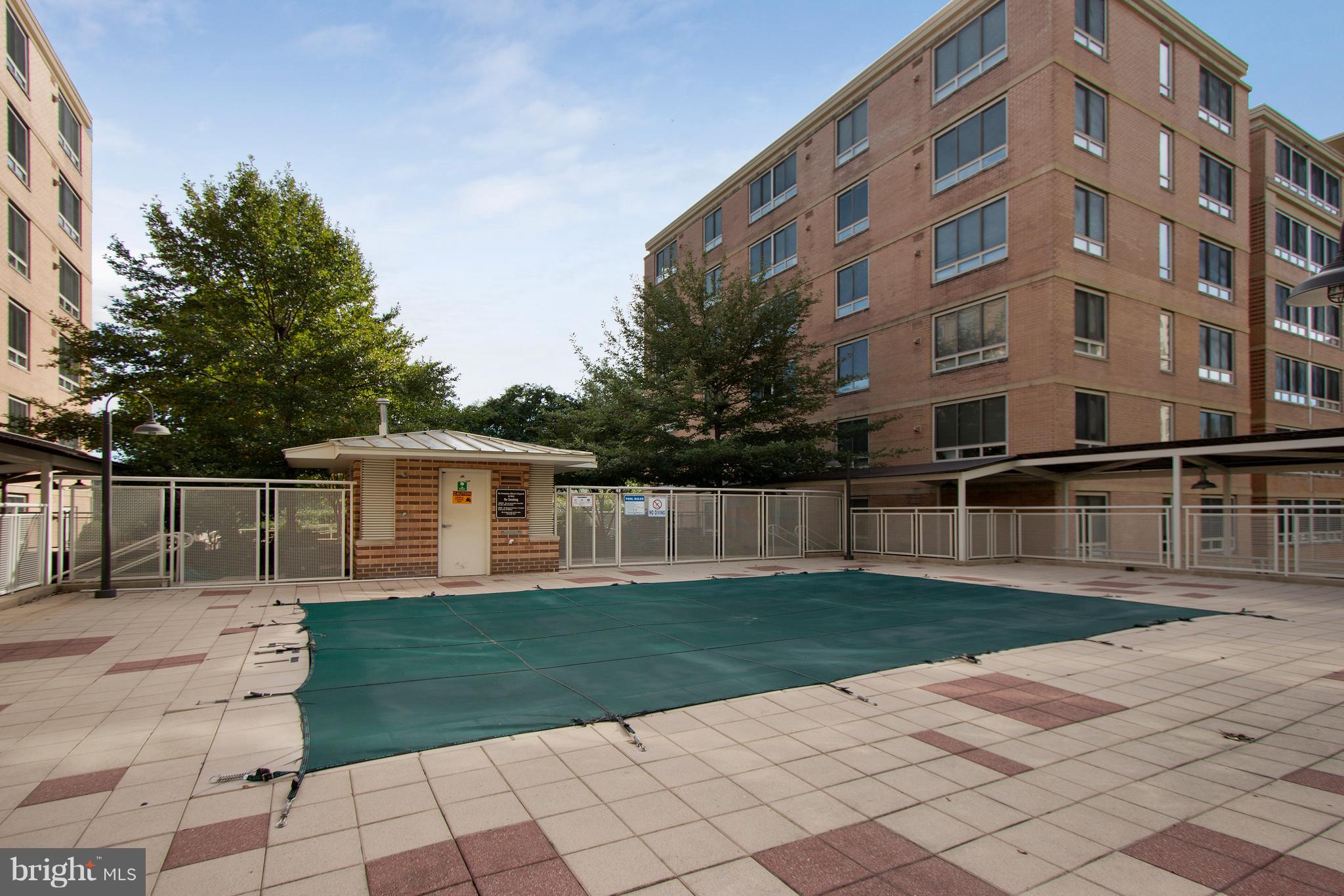 800 4th Street Southwest, Unit S403 Washington, DC 20024 - Photo 25 of 25 Swimming pool