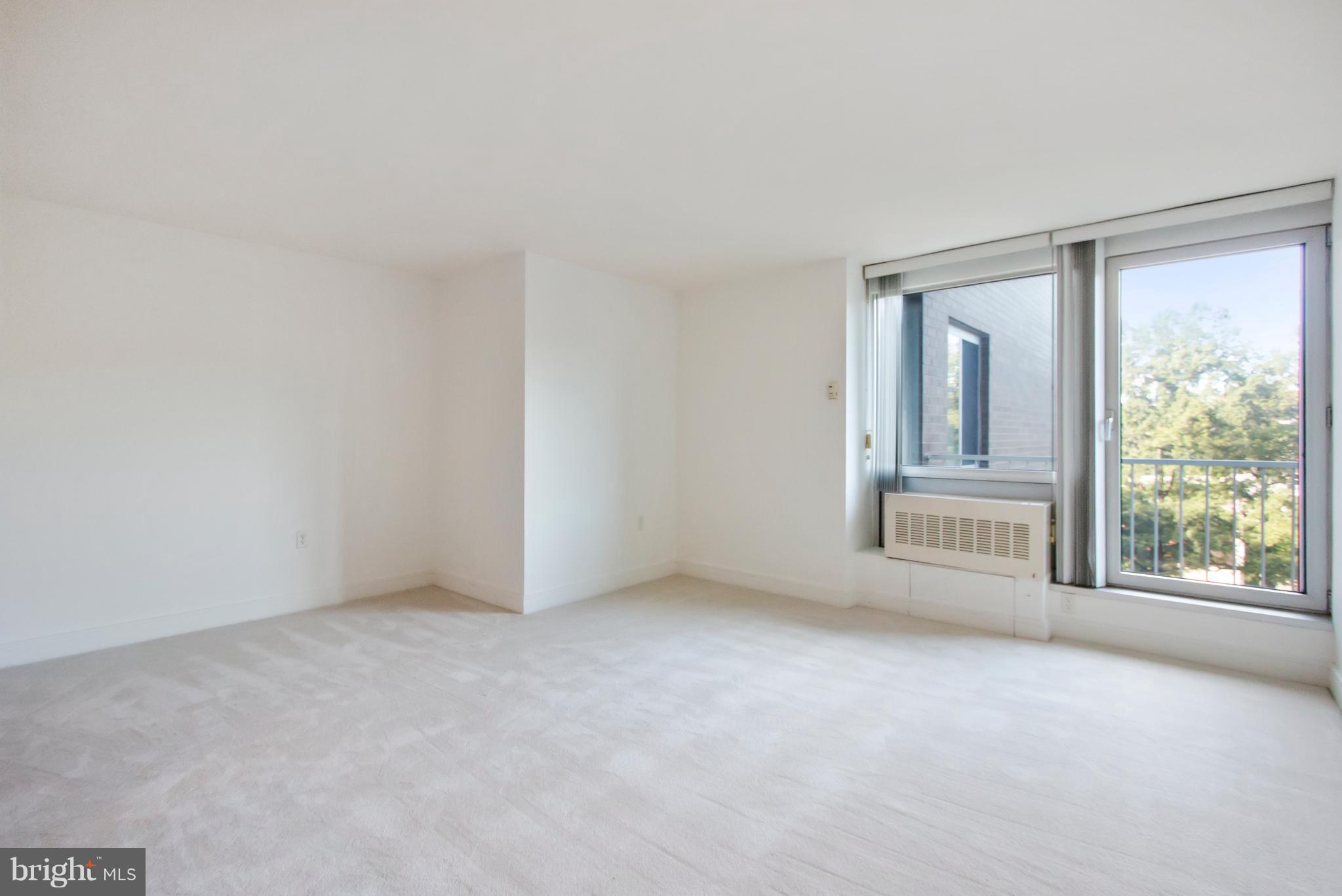 800 4th Street Southwest, Unit S403 Washington, DC 20024 - Photo 4 of 25 Living Room